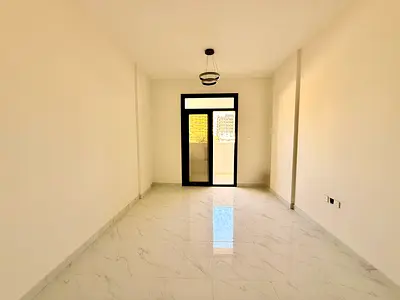 6 cheque payment/ deposit cash/with balcony/ready to move!