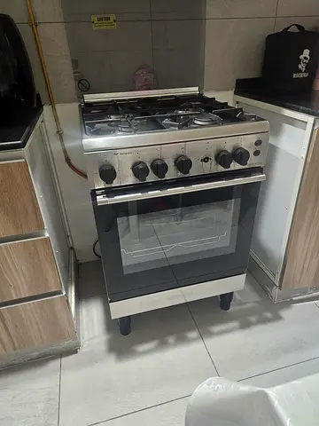 Stainless Steel Gas Cooker with Oven - Good Working Condition