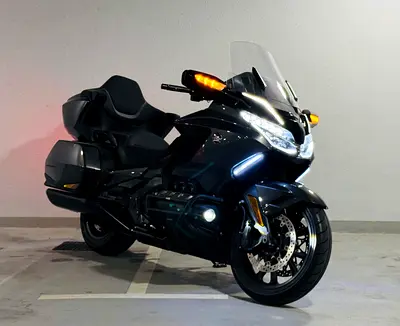 GCC // Single Owner // 2024 Honda Goldwing DCT