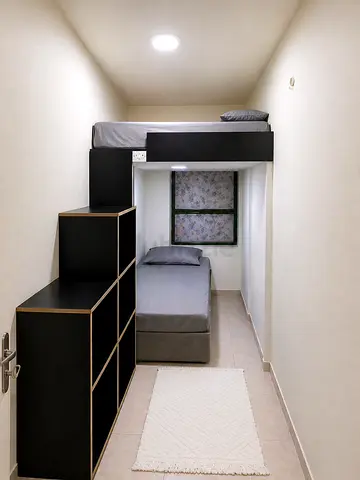 LOFT PARTITION WINDOW NO COMESSION