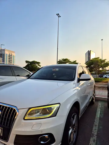 Lady owner Audi Q5