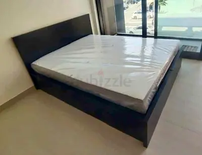 ‎Ikea hydraulic queen size bed frame with storage inside full bed and with Ikea pocket sprung  matt