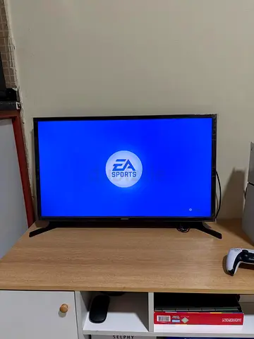 32-inch Samsung LED TV in good working condition