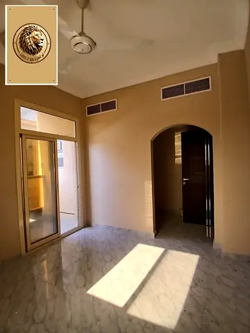 إليك صيغة إعلانية احترافية ومرتبة لهذا العقار، تركز على المساحة الواسعة والموقع الاستراتيجي لجذب العائلات:  للإيجار السنوي بعجمان: شقة 3 غرف وصالة (مس