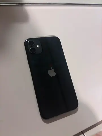 Used Apple iPhone 11 (black) - good condition