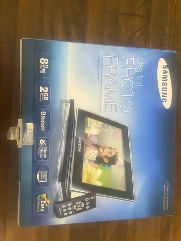 Samsung digital photo frame 800P- brand new