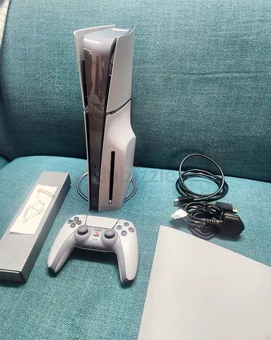 Playstation 5 (30th Anniversary Edition) Slim Disk with controller