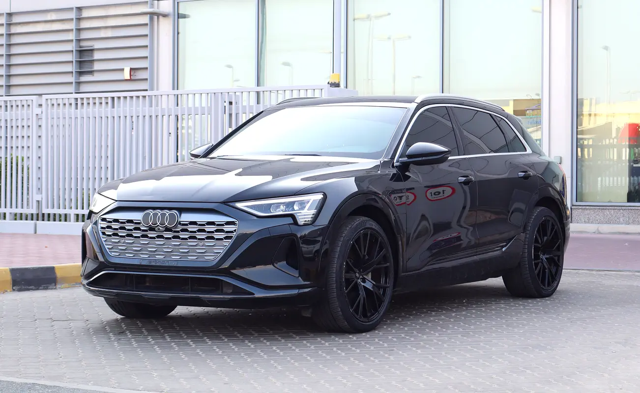 Audi Q8 2024 — photo 1 of 16