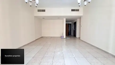 2 bedroom apartment chiller free Neat and clean family building