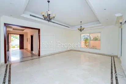 Spacious 5br Quiet Courtyard Vacant