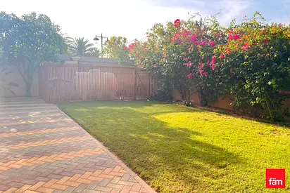 Spacious 5br Quiet Courtyard Vacant