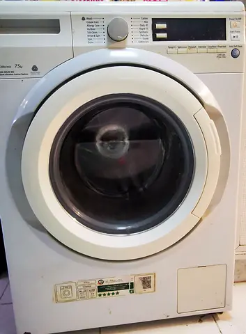 Hitachi Front-Load Washing Machine - 7.5 kg, Works Fine