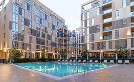 Bright &amp; Spacious Studio | Freehold | Parking &amp; Amenities | Semi-Furnished