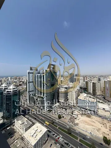 متاح للبيع شقة بمساحة كبيرة 400 متر مربع، بتصميم واسع ومريح يناسب العائلات الكبيرة، ومناسبة لجميع الجنسيات سواء للسكن أو الاستثمار.  الشقة تتميز بتقسي