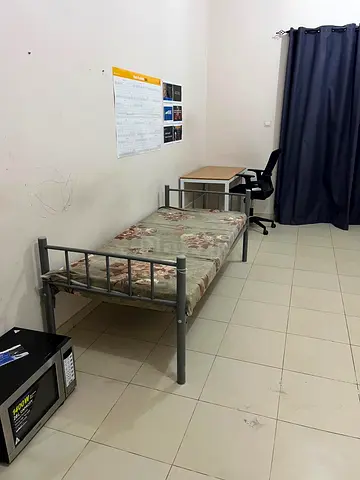 Master bedroom available for rent for single bachelor