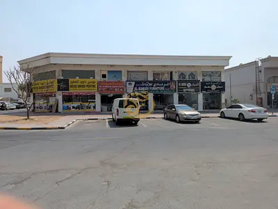 A golden opportunity for investors: A fully commercial building in a prime location in the heart of