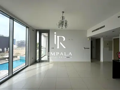 شقة واسعة بغرفة نوم واحدة | جاهزة للسكن | شرفة | إطلالة على المسبح