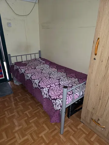 Single bed metal frame good used condition