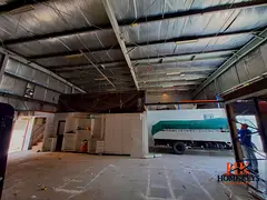 Road-Facing Warehouse Near Al Khail Road | 25 KW Power | 8m Height