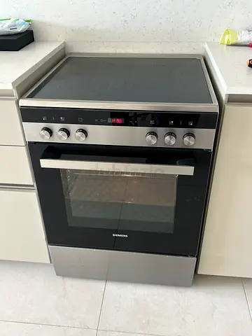 Siemens Ceramic Cooking Range 60Cm Slighlty Used , DELIVERY + WARRANTY
