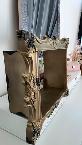 Classic shelf