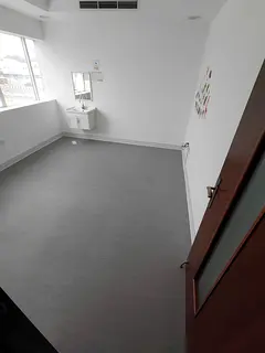 4 rooms + large reception + 2 baths + cleaning room, clinic for rent in Halwan, prime location ideal