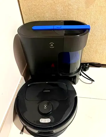 Robot Vacuum Cleaner with Self-Empty Dock - Used