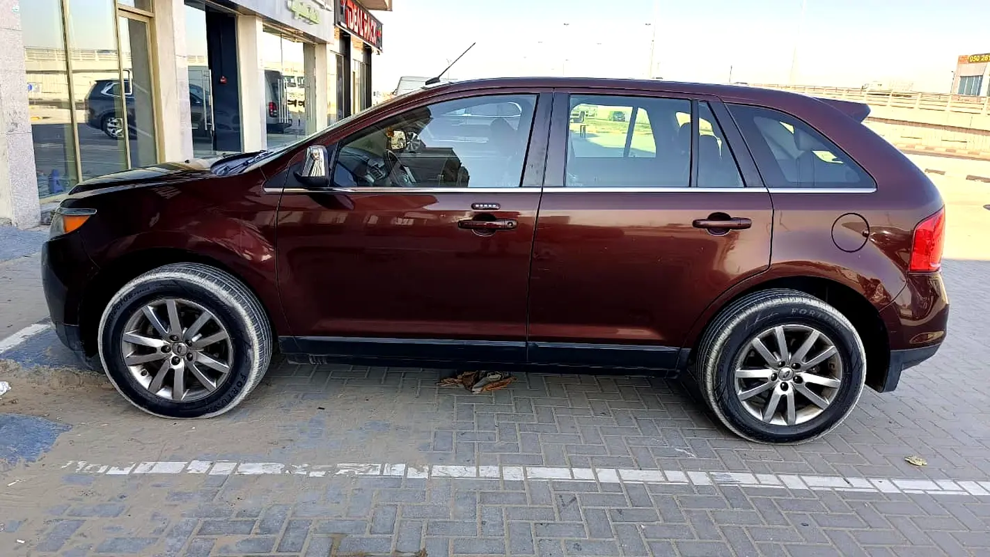 Ford Edge 2012 — photo 1 of 18