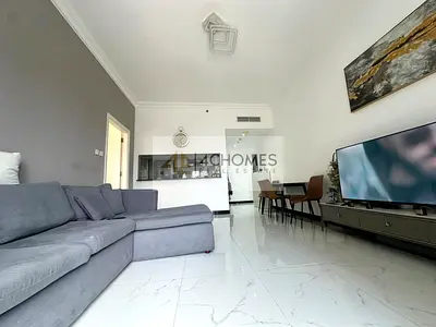 Fully Furnished Corner with Lake View Vacant 4 Chq