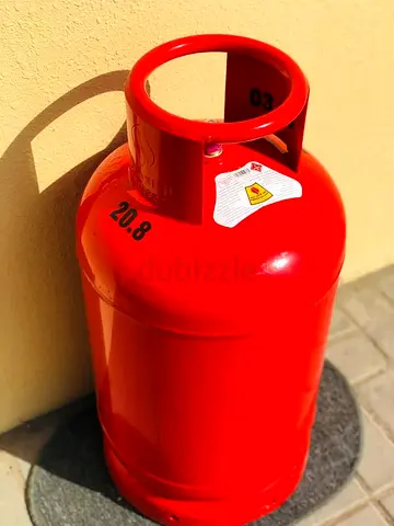 20.8 kg Red LPG Gas Cylinder - Good Condition (new full gas)