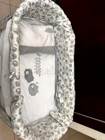 Portable Baby Bassinet / Moses Basket in Grey Sheep Print
