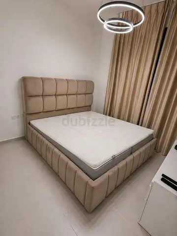 King Bed 180x200 no mattress