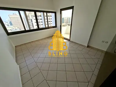 Splendid 3BHK With Balcony & Closed Kitchen