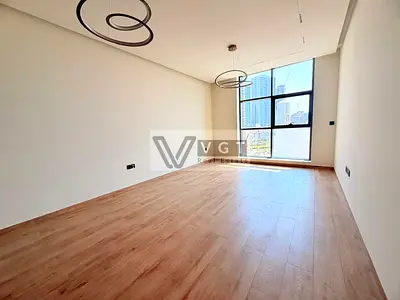 6 CHEQUES | BEST DEAL | READY TO MOVE IN | PRIME LOCATION