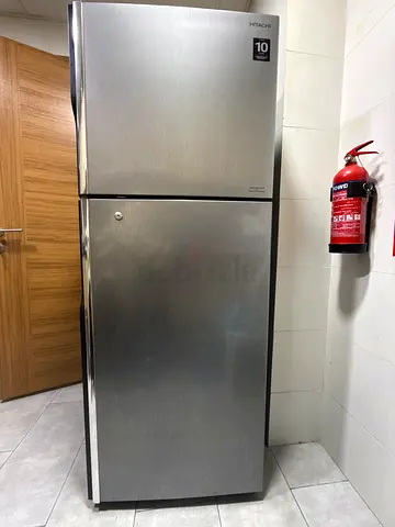 Hitachi Refregirator barely used almost 50% off