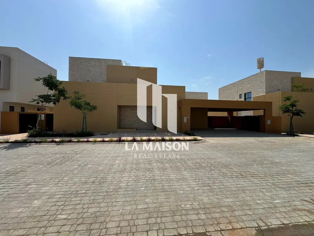 Rare 3BR Budoor Villa| Beach Access | Massive Plot