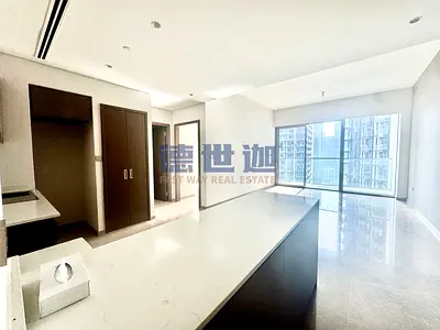 Middle Floor | Vacant | Spacious