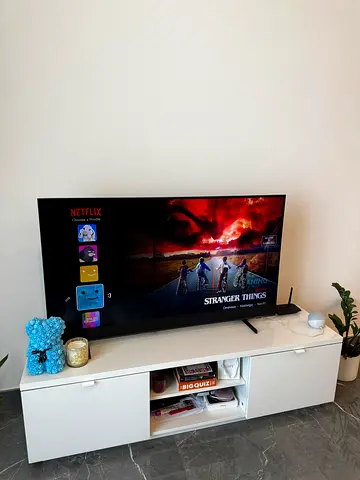 42-55 Smart LED TV on Stand – Excellent Condition