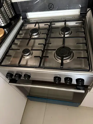 Stainless Steel 4-Burner Gas Cooker with Oven - Good Working Condition