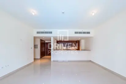 Ready to Move in | Spacious | Park and Pool View