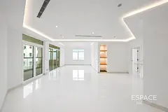 Upgraded / Sea View / Beach Side