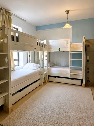 Abrajj Sky view Hostel Bed Space for meals
نزل سكاي فيو ومساحه سرير للشباب 
مارسا دبي