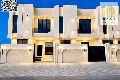 Townhouse with a large built-up area, modern and contemporary finishing, central air conditioning, price includes fees, very prime location