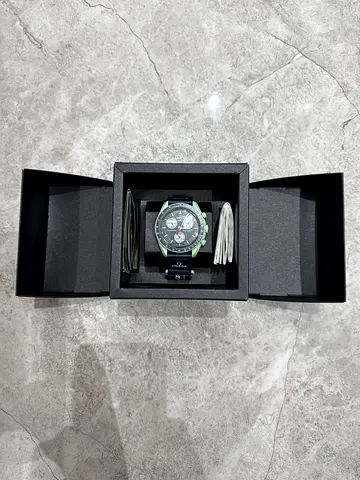 Omega x Swatch MoonSwatch “Mission on Earth”