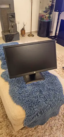 HP V20 19.5” Monitor – HDMI + VGA – Excellent Condition