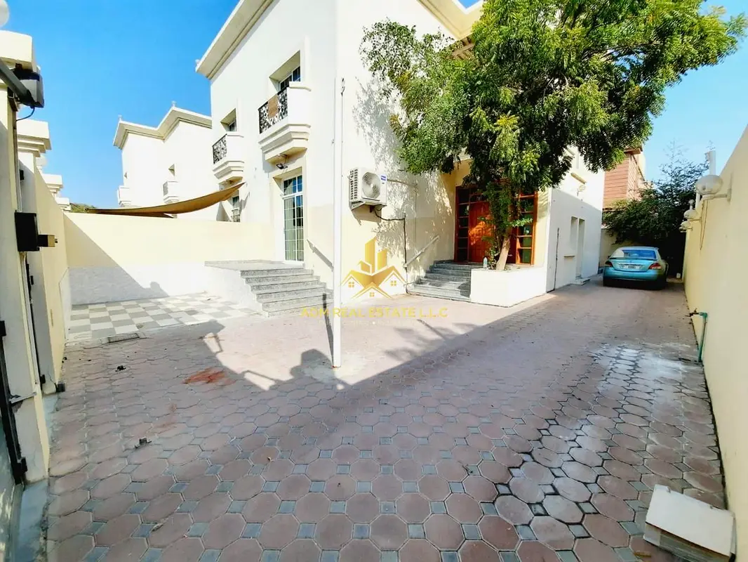 GRAB THE DEAL I 4BR VILLA I MAIDS ROOM I PRIVATE ENTRANCE I BACKYARD I BALCONY IONE ROOM DOWN I WELL MAINTAINED | PARKING I PRIME LOCATION