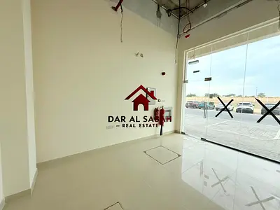 1 month free/6 cheque payment/deposit cash/brand new shop/ready to move!