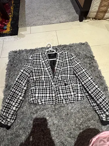 Stradivarius tweed Womens black  white checked blazer - size medium (good condition)