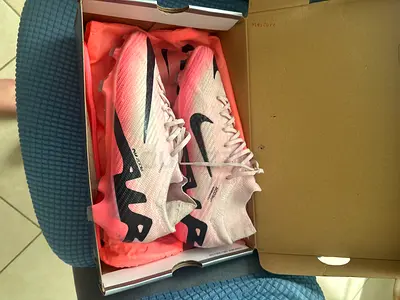 Nike Mercurial Football Boots - Size 41 and it also comes with the boots bag