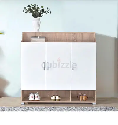 3-Door Wooden Cabinet / Wardrobe with Storage Shelves (120 x 39 x 123 cm)